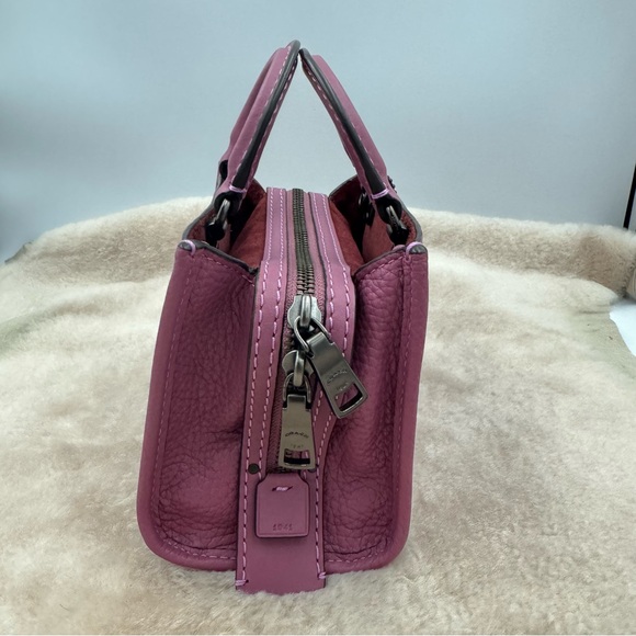 Coach 1941 Rogue 17 Primrose - Picture 2 of 12